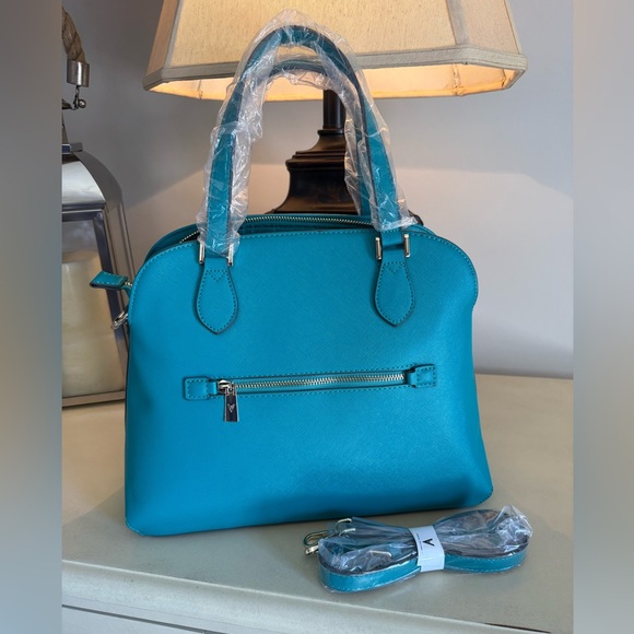 Lush Round Satchel - Vanessa Williams - Picture 2 of 5